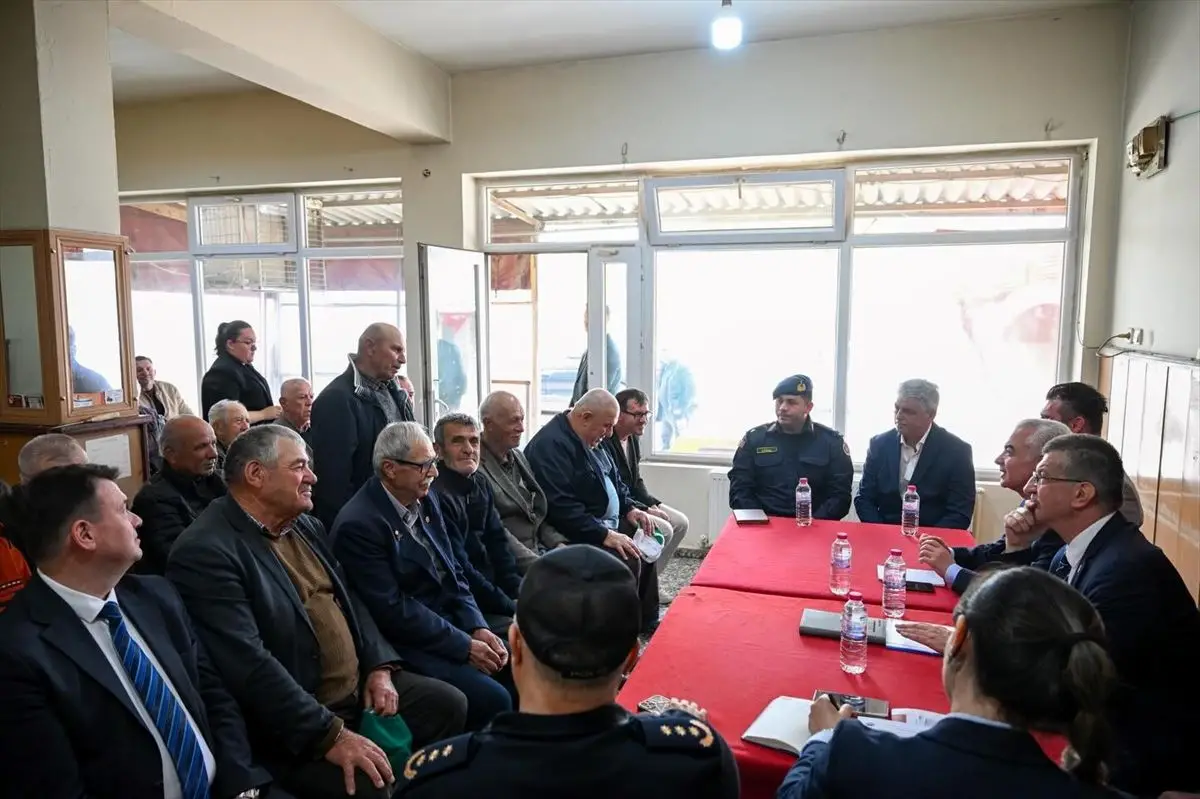 Kırklareli Valiliği'nden Haftalık Değerlendirme Toplantısı: Güvenlik ve Köy Ziyaretleri Gündemde