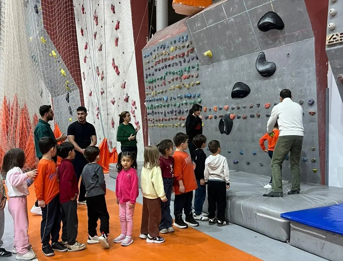 Nevşehir Üniversitesi'nde Çocuklar İçin Renkli Spor Festivali