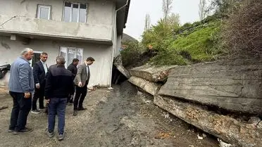 Çöken duvarın yakın çekim görüntüsü