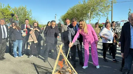 Çorlu’da Renkli Kakava ve Hıdrellez Coşkusu Şehrin Sokaklarını Canlandırdı
