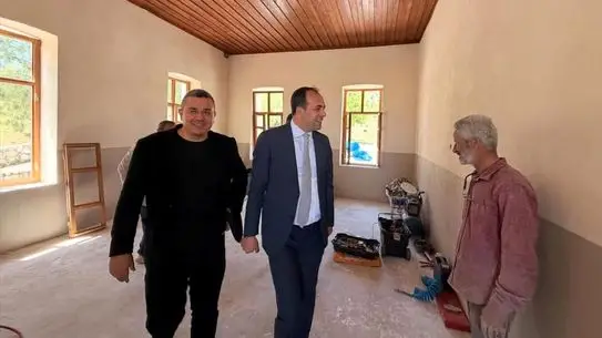 Datça Kaymakamı Atıcı’nın Tarihi Okul Restorasyon Çalışmalarına Katkısı