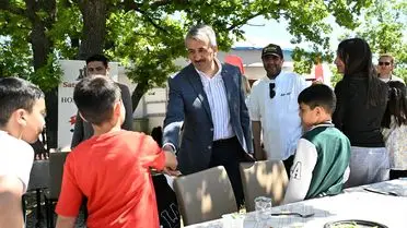 Piknikte Valinin çocuklarla bir arada olduğu an