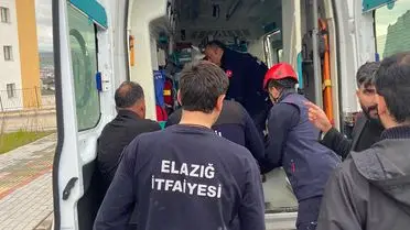 Elazığ’da Kanalizasyon Çalışması Sırasında Toprak Kayması İşçiyi Kaptı