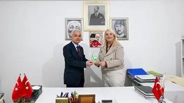 Kırklareli Valisi Uğur Turan, Türk Anneler Derneği Şubesini Ziyaret Etti
