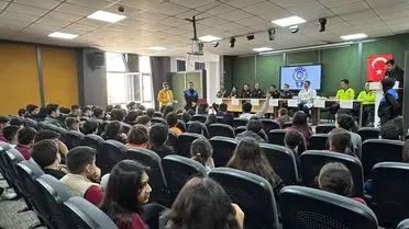 Siirt’te Ortaokul Öğrencileri Polisin Görevlerini Yakından Tanıdı