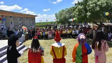 İdil'de Bahar Şenliği Coşkusu: Oymak İlkokulu'nda Renkli Etkinlikler
