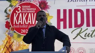 Hıdırellez kutlamaları sırasında sahildeki kalabalık