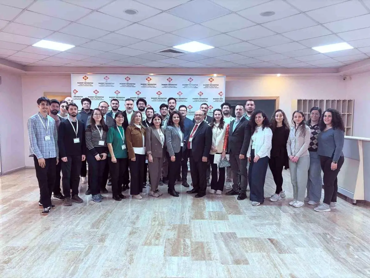 Adana’da Yenidoğan Cerrahisi Eğitim Kampı: Çocuk Cerrahisi Asistanları Bilgi ve Deneyim Paylaştı