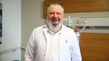 61 Yaşındaki Kadın, Üç Ameliyatla 20 Kiloluk Karın Tümöründen Kurtuldu