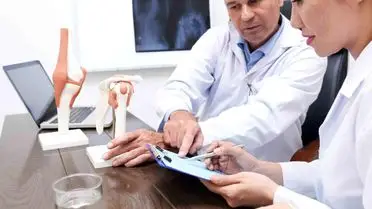 Revizyon Diz Protezi Nedir? Gerekçeleri ve Cerrahi Aşamalar