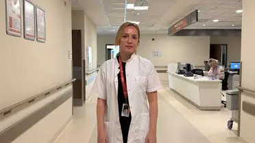 İnme Sonrası 3 Ayda Yürümeyi Başaran 82 Yaşındaki Kadına Robotik Rehabilitasyon Mucizesi