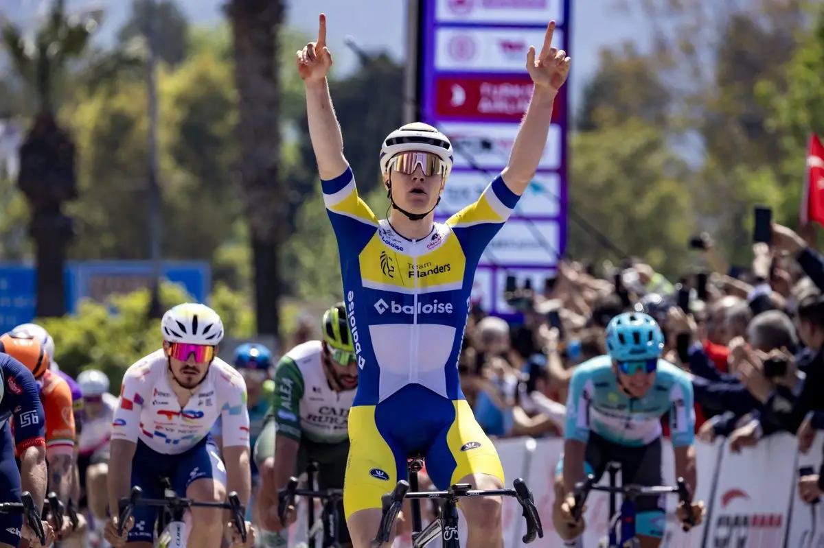 Tom Crabbe, Çeşme‑Selçuk Etabını Birinci Tamamladı