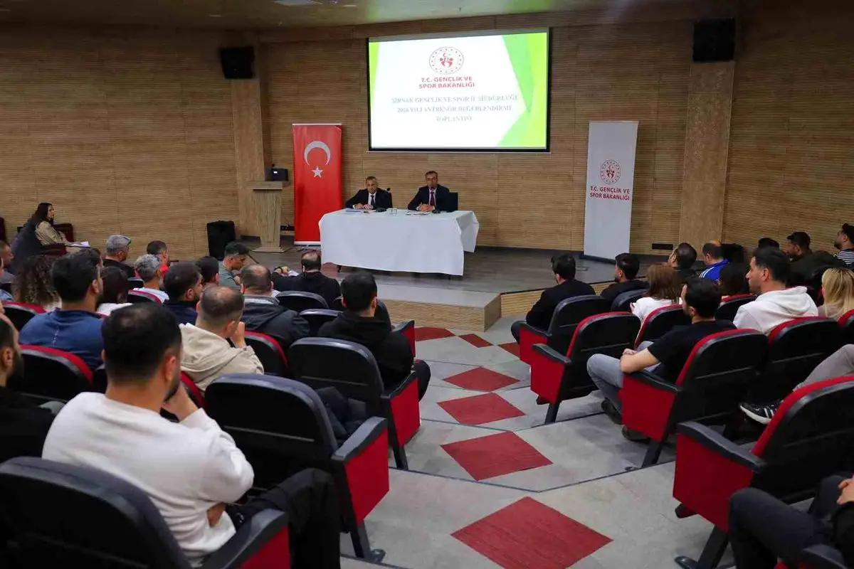 Şırnak'ta Gençlik ve Spor Dairesi'nden Antrenörlerle Stratejik Toplantı