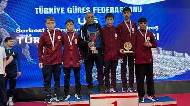 Milas U15 Grekoromen Güreş Takımı Türkiye Şampiyonası'nda İkincilik Şerefini Taşıdı
