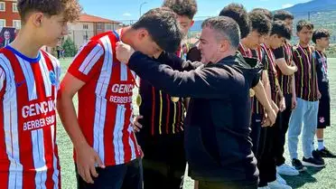 U15 Gençler Ligi final sahası ve kutlama anı