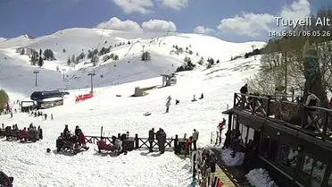 Mayıs Ayında Uludağ’da Sıra Dışı Ücretsiz Kayak Festivali