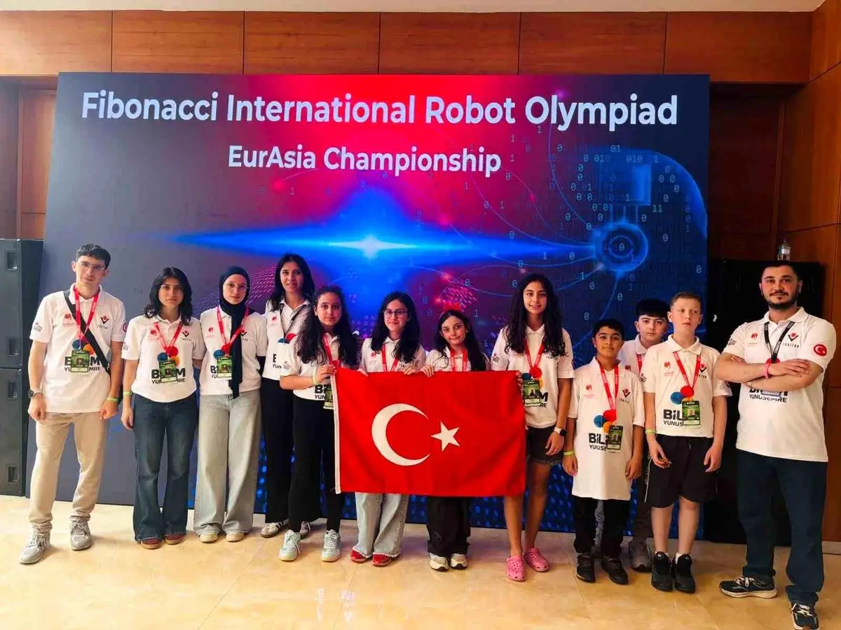 Manisa'nın Bilim Yunusemre Takımı Avrasya Robot Olimpiyatları'nda Büyük Zafer Kazandı