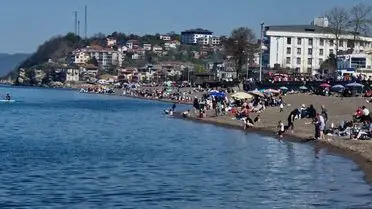 Çuhallı Plajı'nda Güneşli Hafta Sonu Coşkusu