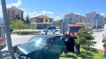 Çorum Sungurlu’da Araç Çarpışması: 2 Yaralı