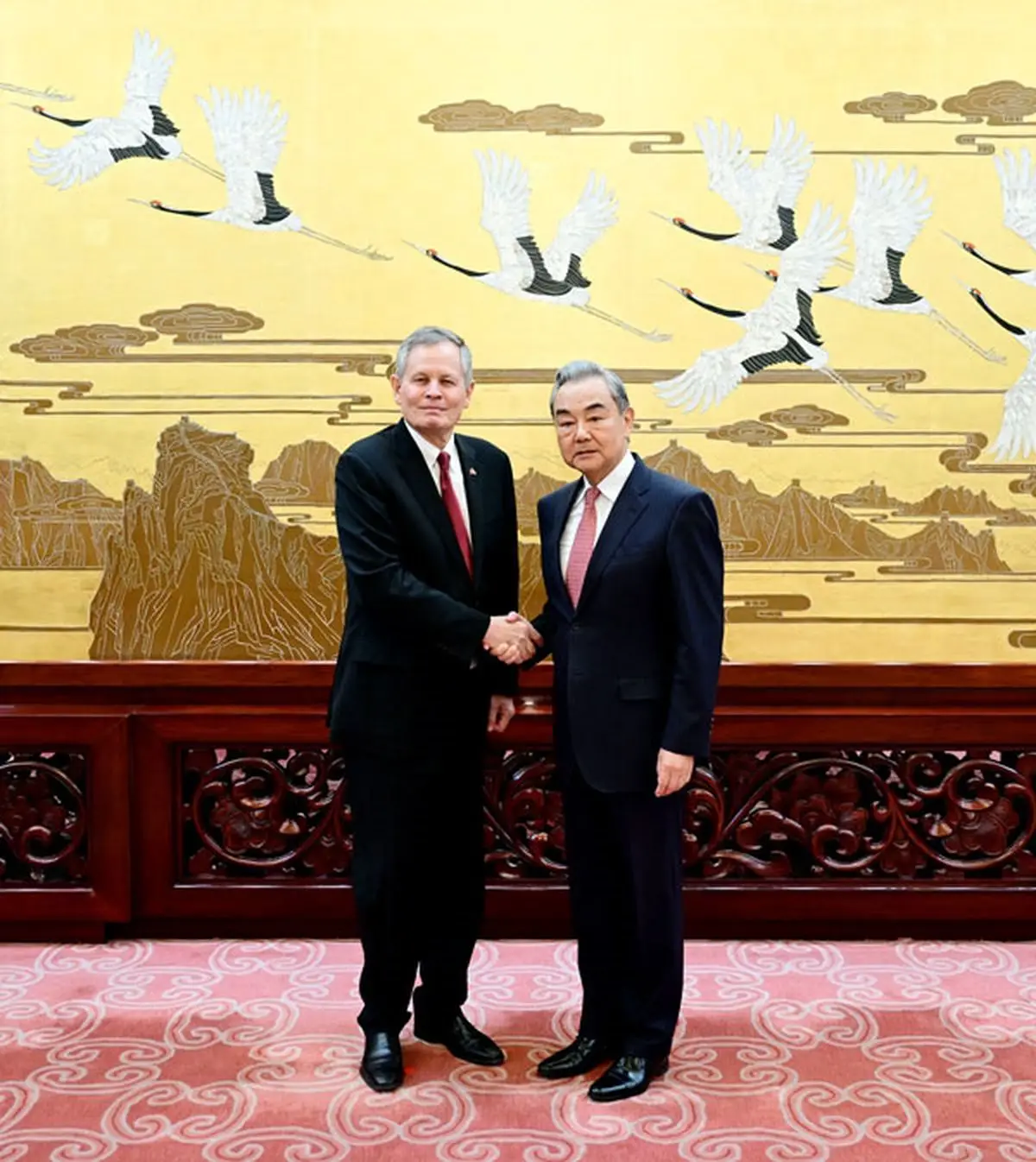 Wang Yi ve ABD Senato Heyeti Başkanı