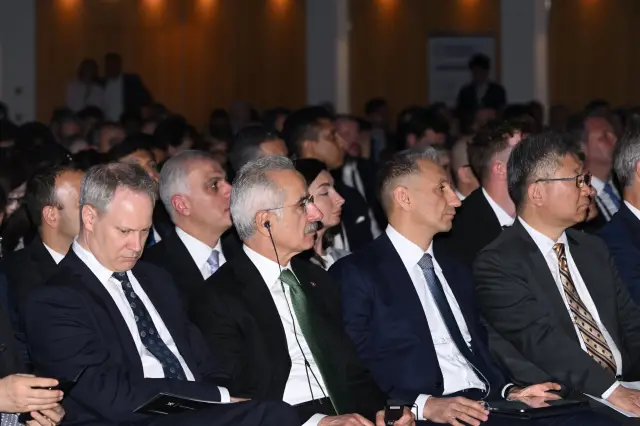 Foruma katılan bakanlar