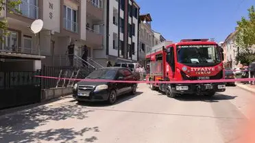 İnegöl'de Çıkan Yangın: Anne ve Kızı Zor Durumda Kaldı, Komşular Kahraman Oldu