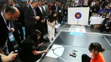 Bakan Tekin, Antalya’da Robot Yarışmasıyla Mesleki Eğitime Yeni Soluk Getirdi