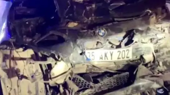 Kocaeli'de Zincirleme Trafik Kazası: 3 Yaralı ve 4 Araç Hurdaya Döndü