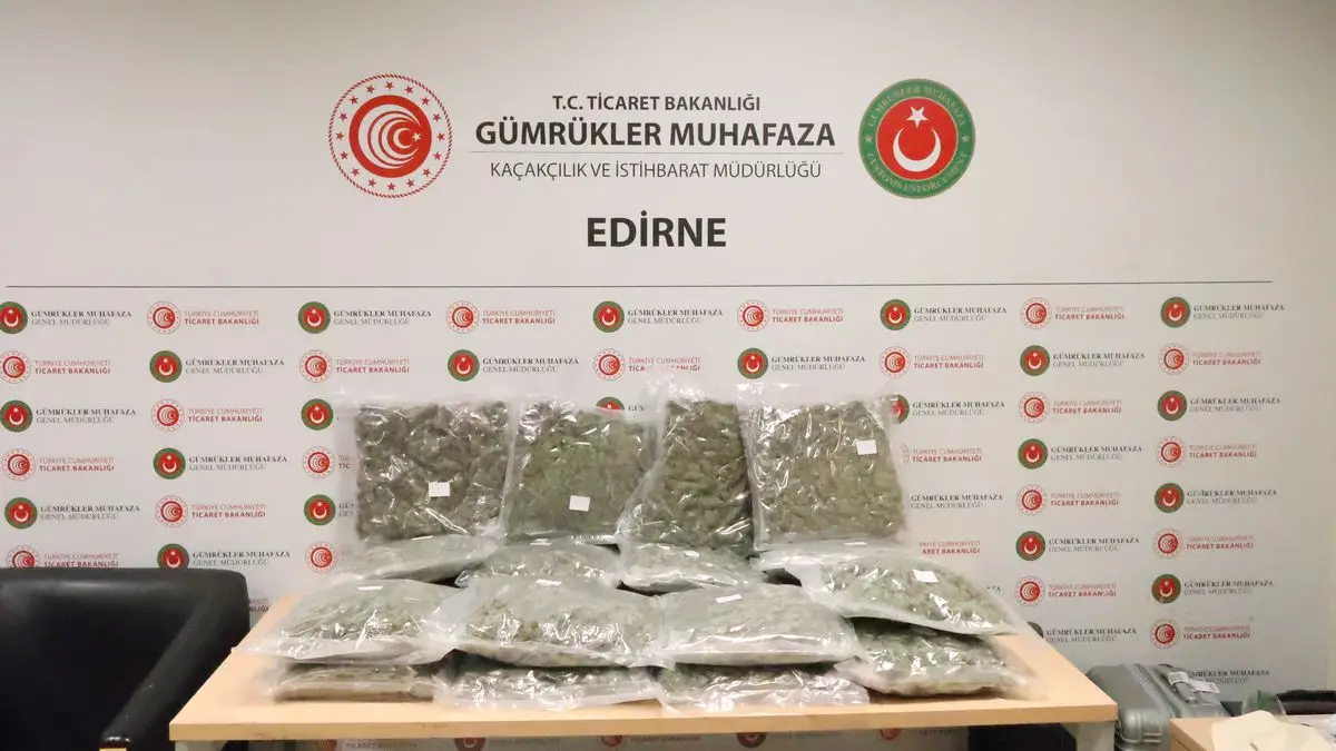 Gümrük ekipleri kaçakçılık operasyonu
