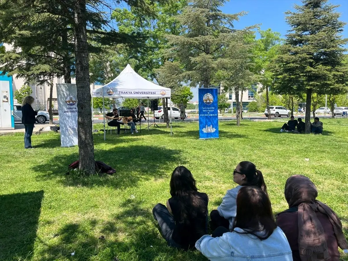 Balkan Yerleşkesi'nde Trakya Üniversitesi'nden Renkli Mini Konser