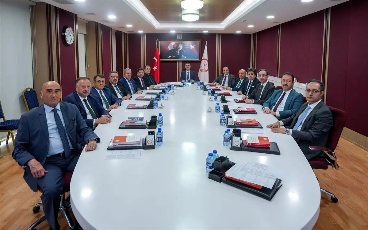 YSK’nın Yeni Başkanı Serdar Mutta’nın İlk Toplantısı Görüldü