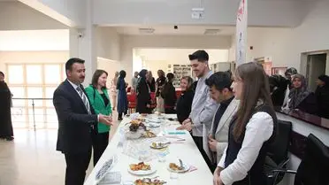 Ahlat’ta Anneler Günü Coşkusu: Yemek Yarışması Renkli Anlara Sahne Oldu