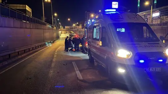 Bursa’da 19 Yaşındaki Sürücü Bariyer Çarpması Sonrası Yaralandı