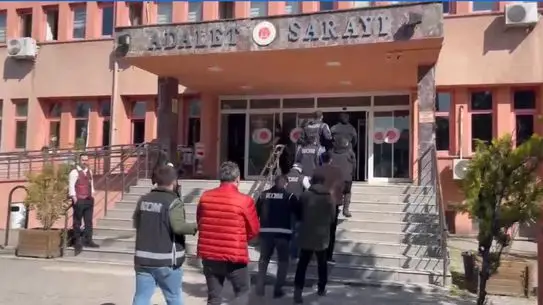 Yapay Zeka Destekli Dolandırıcılık Çarkı Durduruldu: 23 Şüpheli Yakalandı
