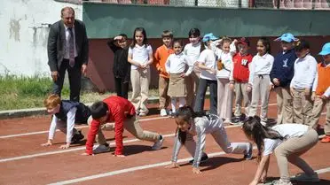 Fuar alanında sergilenen tarım ekipmanları