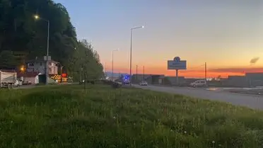 Rize Gündoğdu Mahallesi'nde Kamyonla Çarpışan Otomobilde Bebek de Yaralı