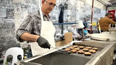 Tarsus’ta Kur’an Kurslarına Destek İçin 10 Gün Süren Kermes Hayranlık Uyandırdı