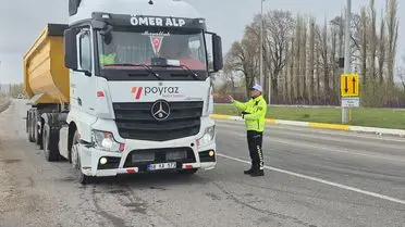 Ulaş’ta Trafik Haftası: Sürücülere ve Öğrencilere Canlı Güvenlik Eğitimi