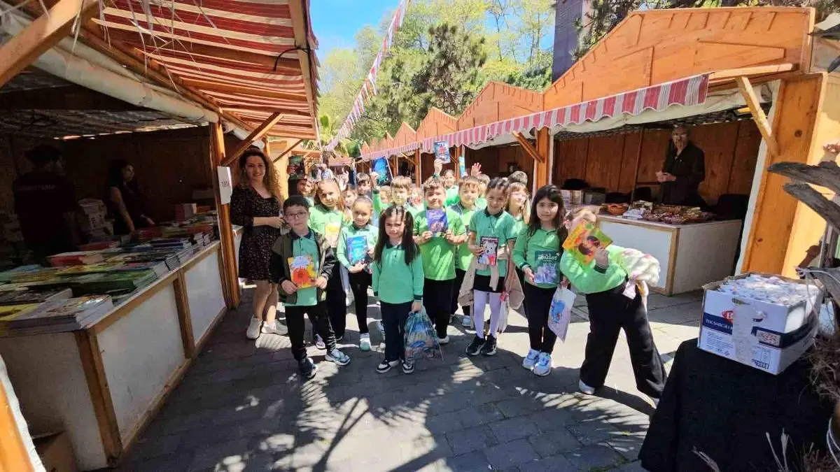 Bahçelievler İlköğretim Okulu Öğrencileri Zonguldak Kitap Fuarına Renk Katıyor