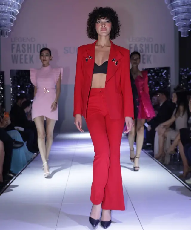 Legend Fashion Week podyumunda SUCCESSO koleksiyonu