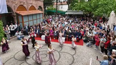 Ayvalık'ta 9. Uluslararası Küçükköy Teferic Şenlikleri Coşkuyla Açıldı