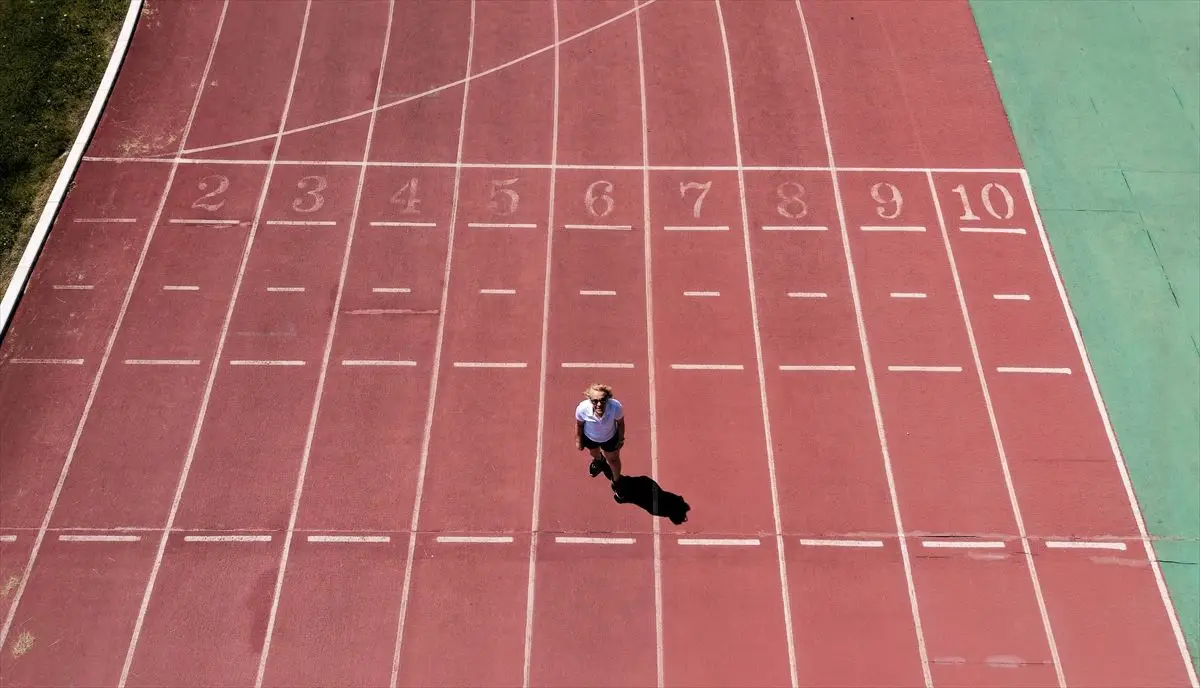70 Yaşındaki Ayşe Babür, Master Atletizm Şampiyonası'nda Tarihi Altın Madalya Kazandı