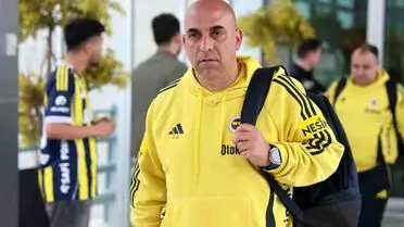 Fenerbahçe oyuncuları taraftarların alkışları arasında