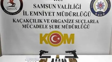 Atakum’da Gerçekleşen Operasyonda Ruhsatsız Silah ve Uyuşturucu Ele Geçirildi