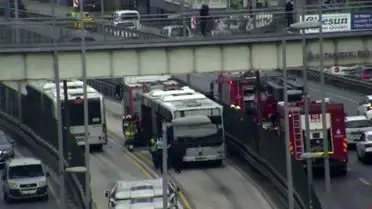 Avcılar-Bahçelievler Metrobüs Yolunda Çıkan Yangın Seferleri Duraklattı