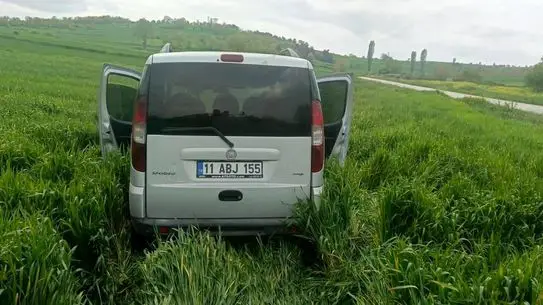 Bilecik'te Trafik Levhasına Çarpan Araç Sürücüsü Olay Yerinde Hayatını Kaybetti