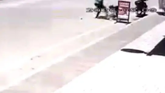 Adana’da Sokakta Çocuğuna Şiddet Uygulayan Anne Gözaltına Alındı