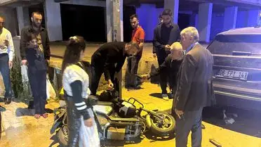 Batman’da Motosiklet Devrildi: Sürücü Otomobilin Altında Sıkıştı