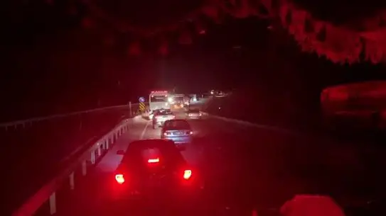 Erzincan'da İran Uyruklu Tır Devrildi, Yol 3 Saat Kapalı Kaldı