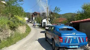 Bartın’da Sobadan Çıkan Yangın, Yaşlı Adam ve Torununu Zamanında Kurtardı